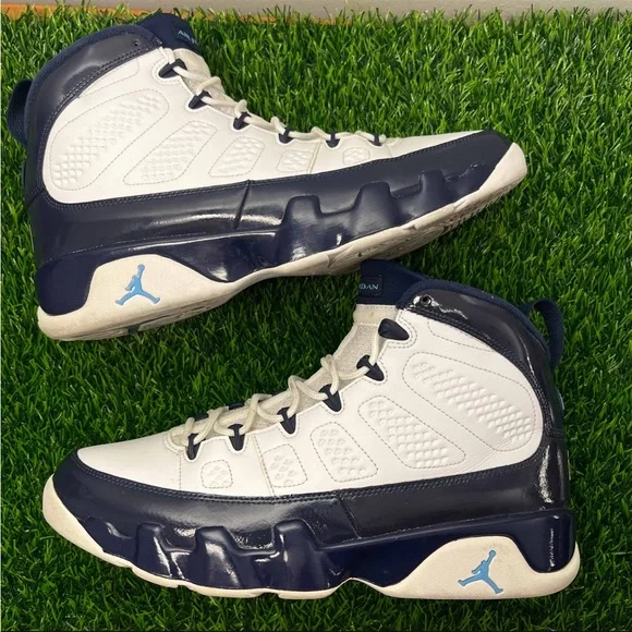 Jordan Retro UNC Pearl Blue